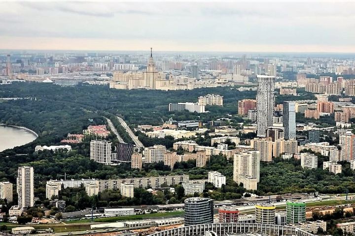 327 метров над Москвой